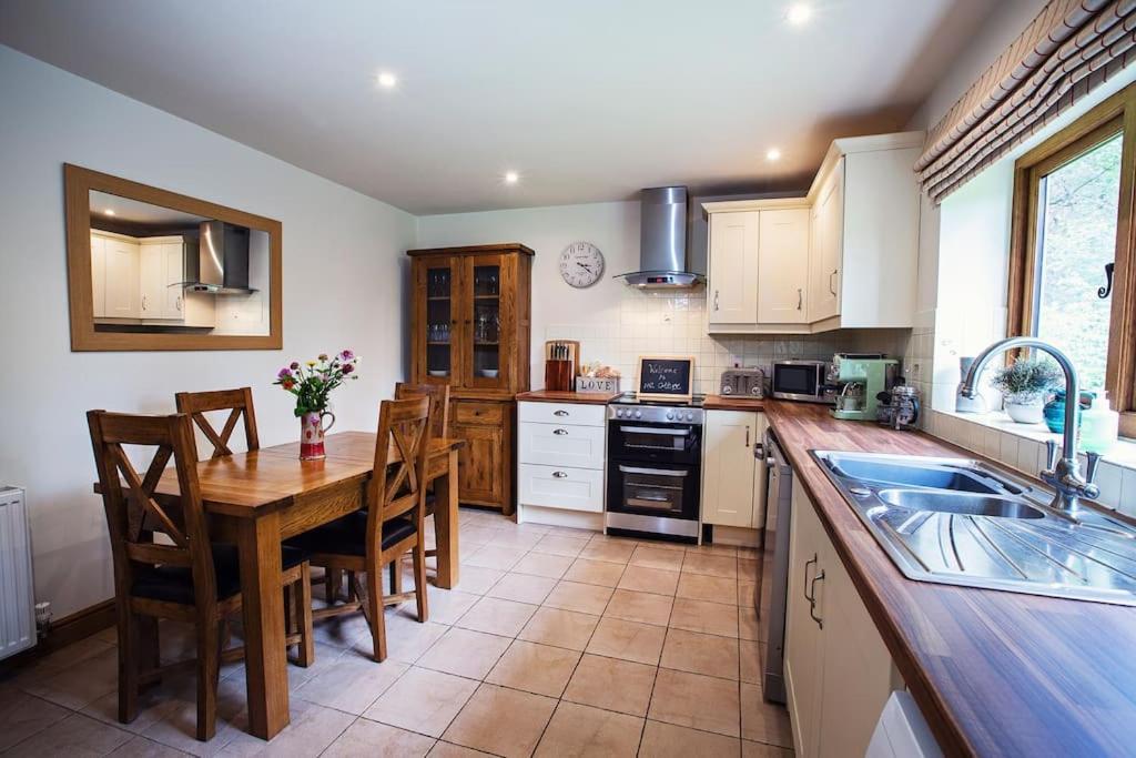 Cabalva Mill Cottage - Very Private And With Views Over The River Wye Clifford Exterior foto